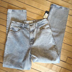 NWT Abercrombie & Fitch 90's Straight Ultra High Rise 28/6 Gray Acid Wash Jeans